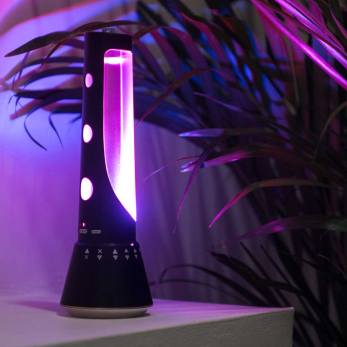Colour changing LED lamp