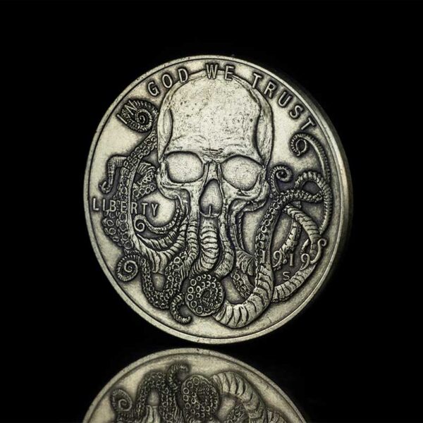 Macro photography lighting for coins