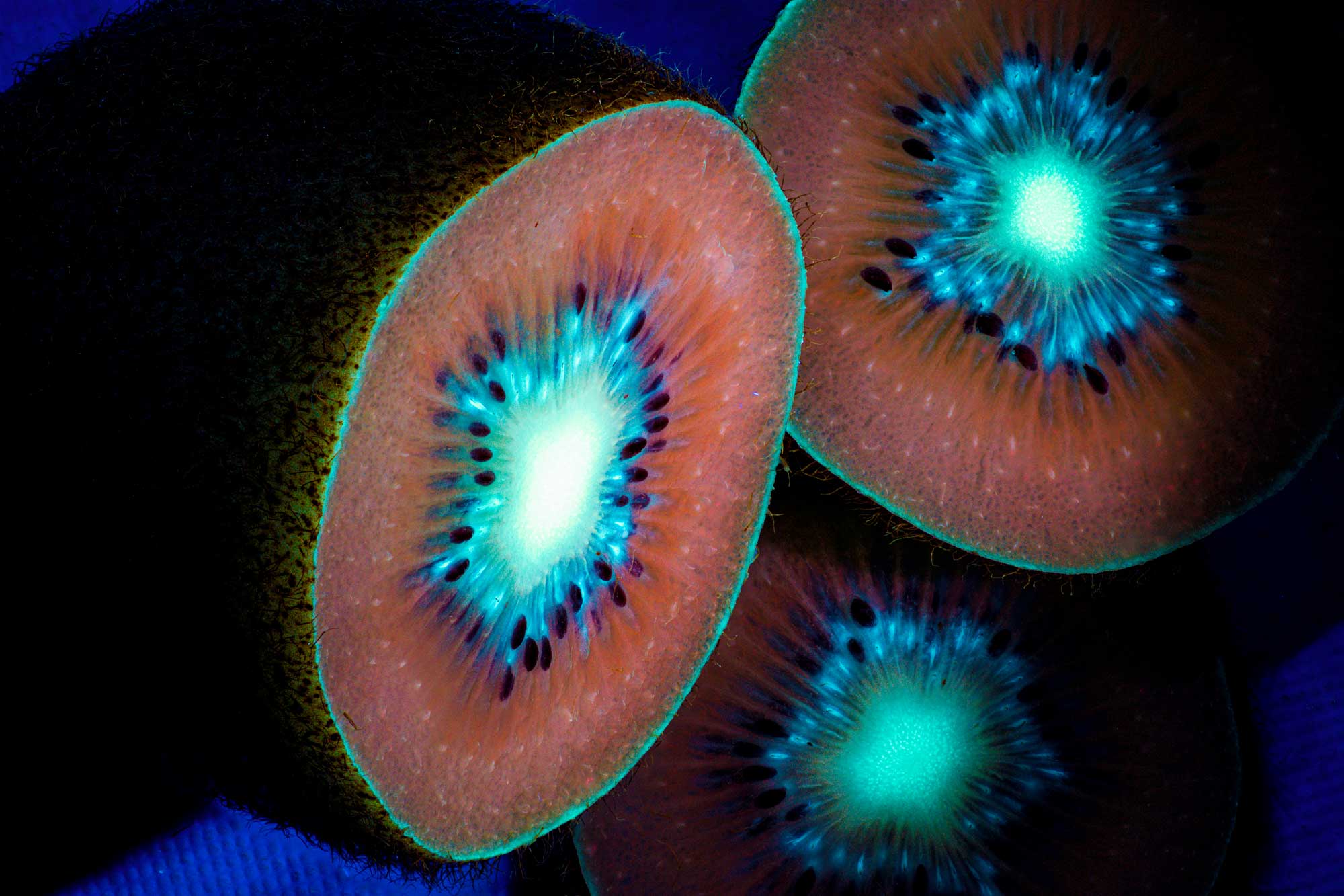 UV kiwi fruit