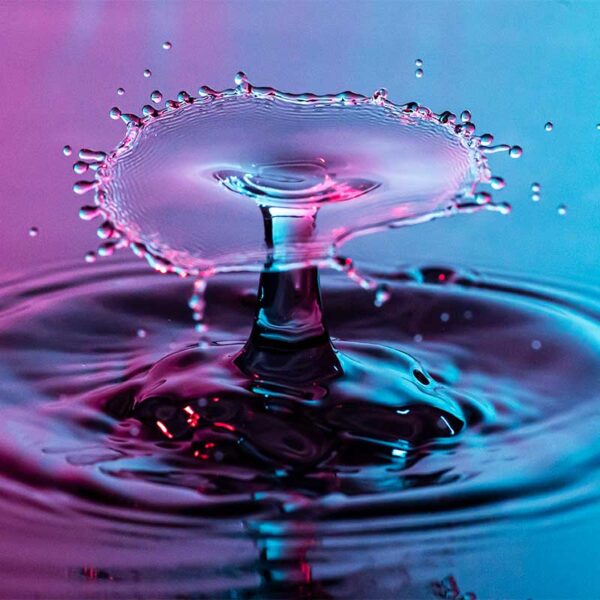 Macro photography lighting for splash art